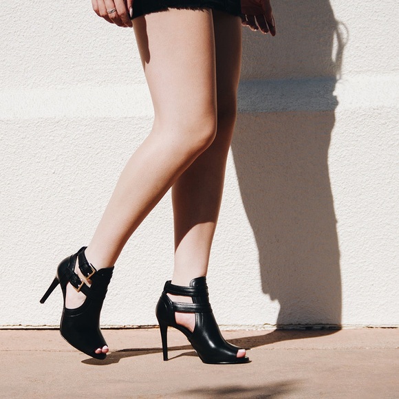 MICHAEL MICHAEL KORS
Blaze Peep-Toe Dress Booties - Picture 11 of 13